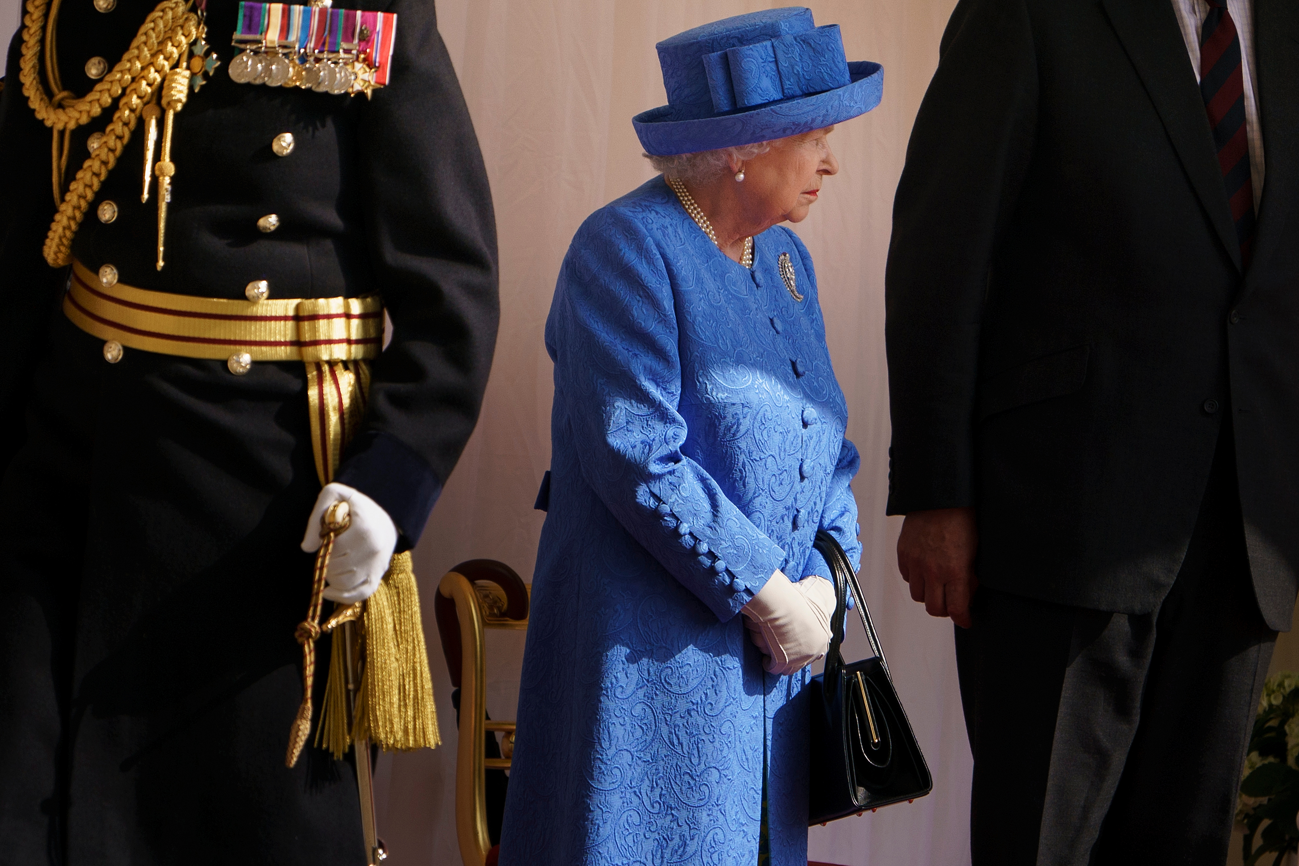 #Video Donald Trump toma el té con la reina Isabel - donald-trump-castillo-windsor1