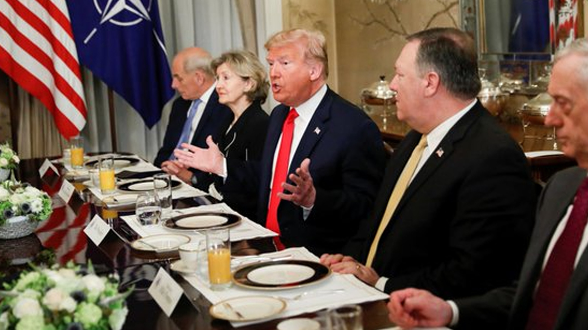 Trump arremete contra Alemania durante cumbre de la OTAN