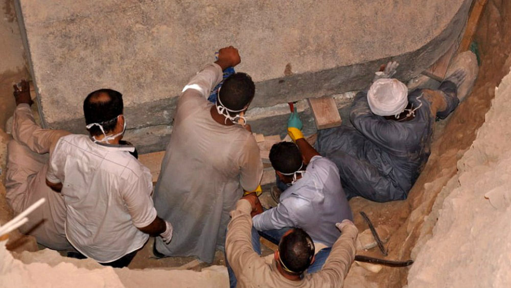 Hallan tres esqueletos en misterioso sarcófago hallado en Alejandría - egipto-alejandria-sarcofago-4