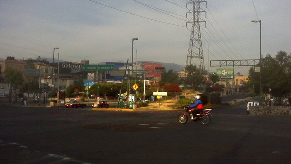 Vecinos colaboran en proyecto para reordenamiento de Eje 10 Sur