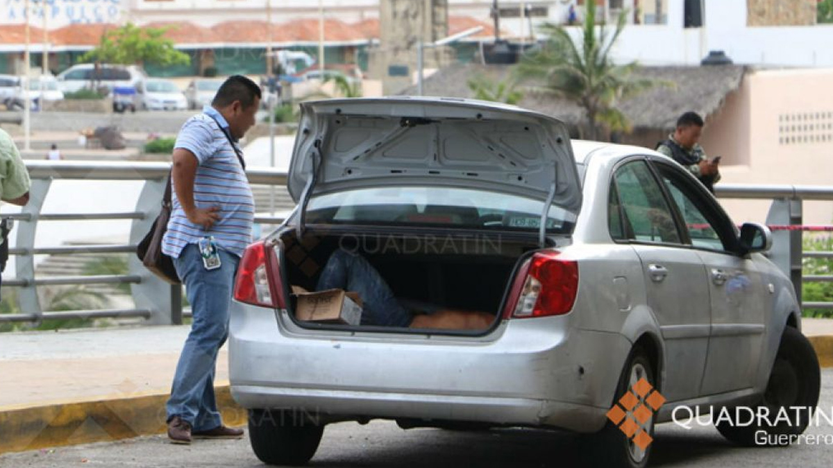 Hallan cuerpo en vehículo abandonado en Acapulco - encajuelado-acapulco