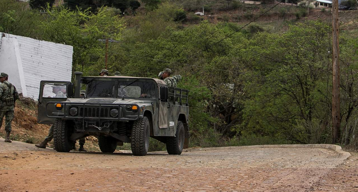 Enfrentamiento deja un militar y dos delincuentes heridos en Sinaloa