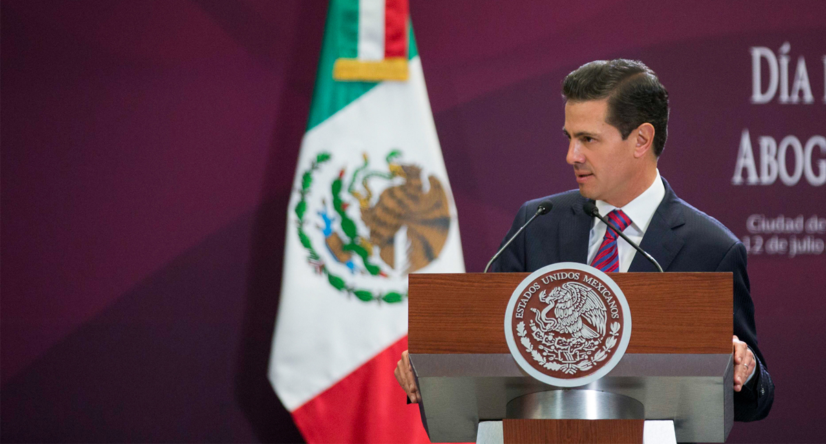 Peña Nieto garantiza seguridad y orden en transición presidencial - enrique-pena-nieto-dia-del-abogado-3