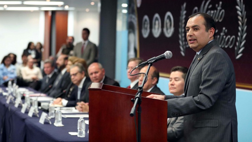 Ernesto Cordero se retira de la política