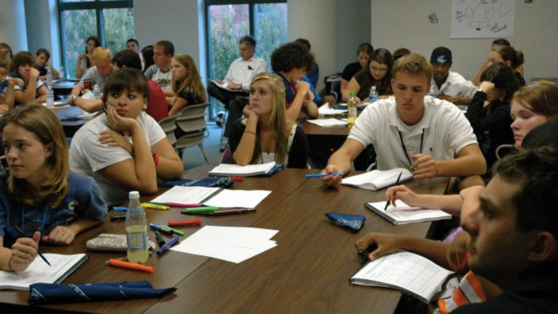 Gobierno de Trump eliminaría directriz para unificar admisión a escuelas en EE.UU.