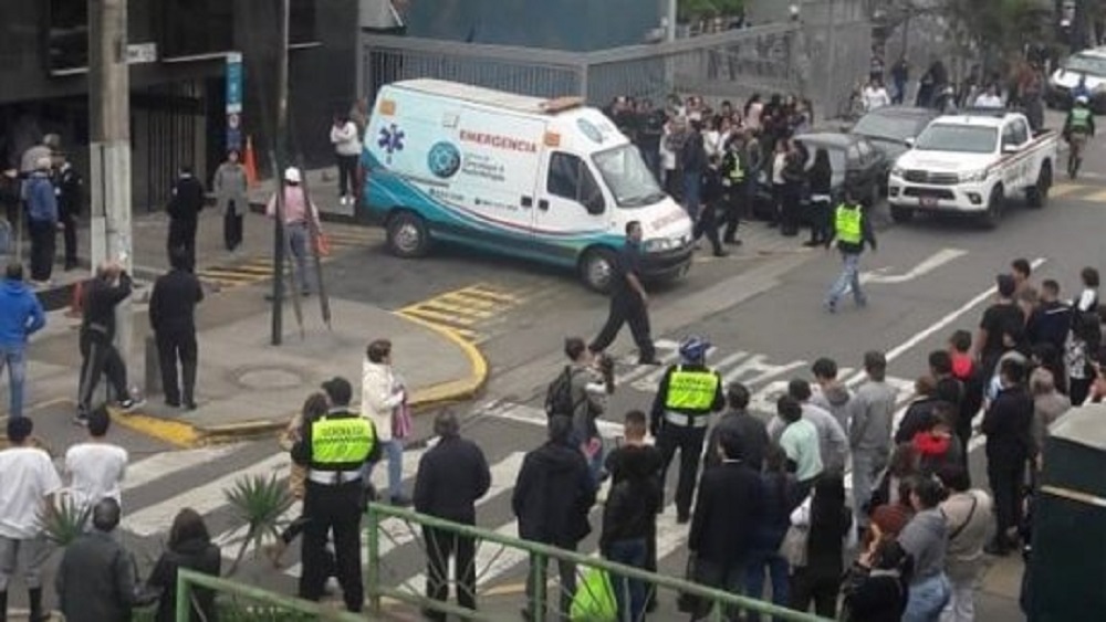 Estallan dos bombas en clínica de Lima para extorsionar - estallan-dos-bombas-en-clinica-de-lima-para-extorsionar