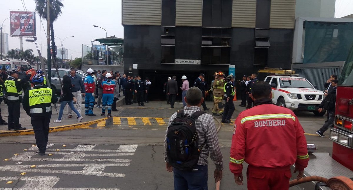 Estallan dos bombas en clínica de Lima para extorsionar