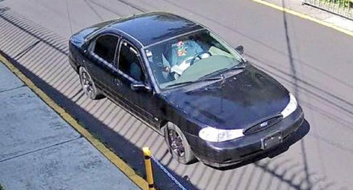 Falsos policías asaltan a oficial de la SSP en Lomas del Pedregal - falsos-policias-auto