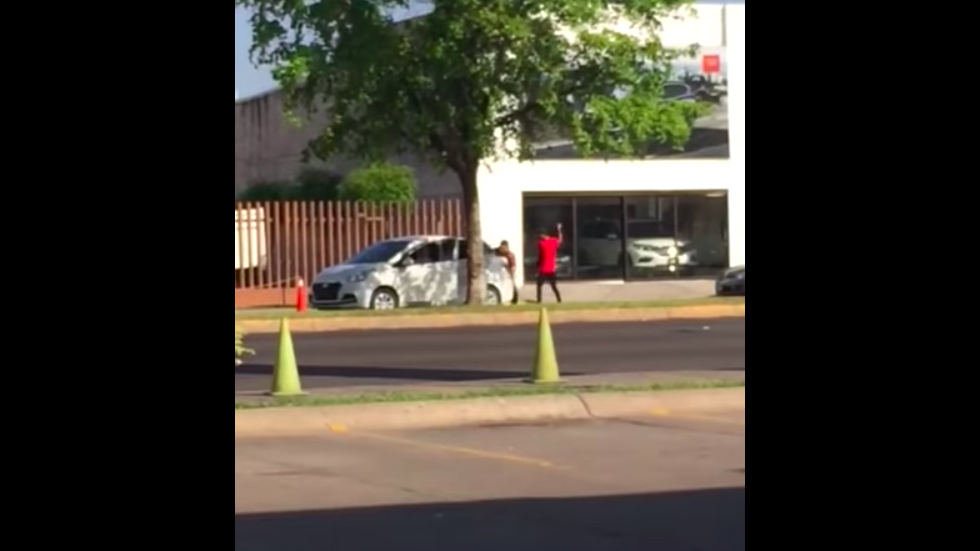 #Video Secuestran a persona frente a Fiscalía de Sinaloa