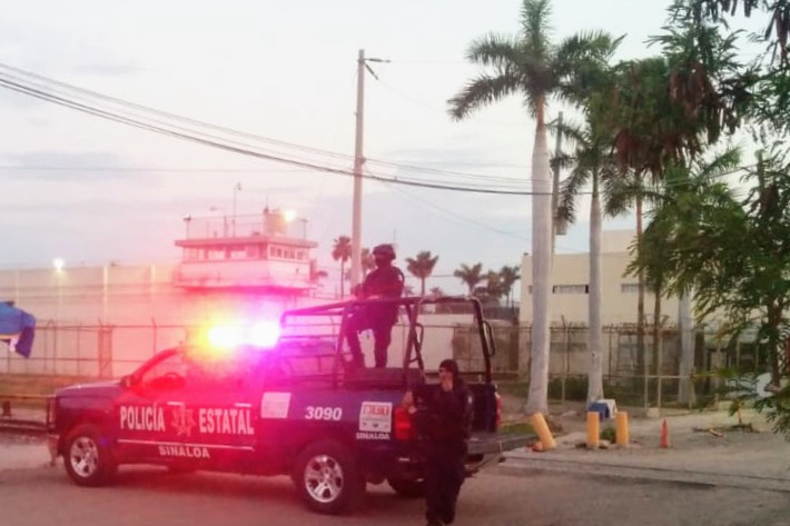 Se fugan al menos dos reos de penal de Sinaloa