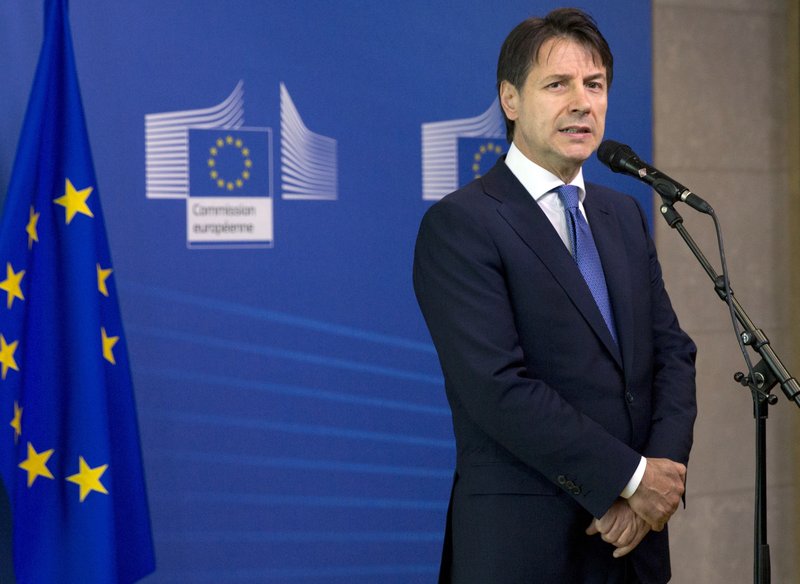 Desembarcan en Italia 450 migrantes tras acuerdo con cinco países de UE - giuseppe-conte