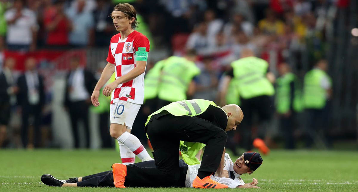 Grupo feminista invade cancha en la final del Mundial de Rusia