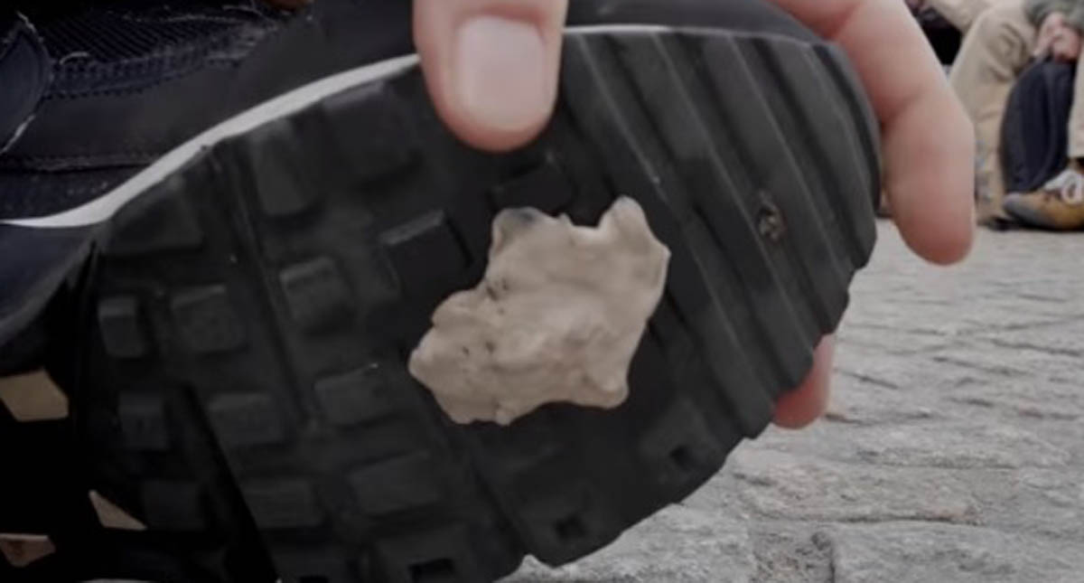 Transforman chicles en tenis a favor del medioambiente - gumshoe-gumbuddy