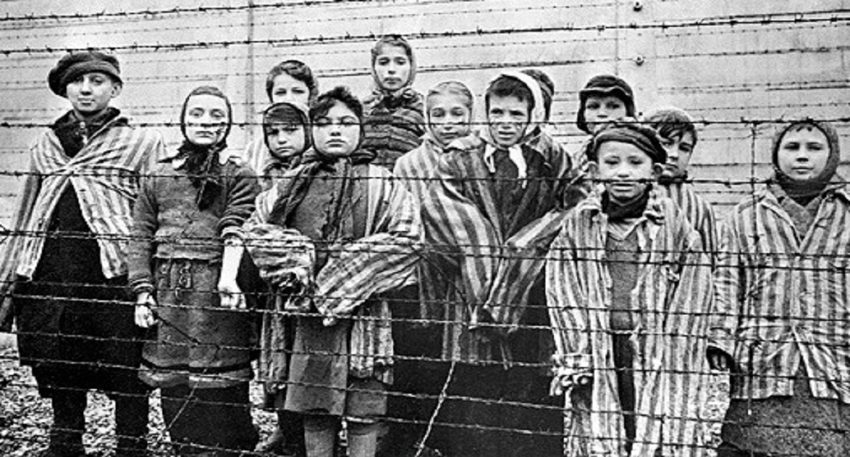 Zuckerberg no eliminará comentarios en Facebook que niegan el Holocausto - holocausto