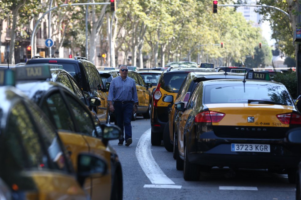 Protestas de taxistas paralizan España - huelga-taxis-espana-2