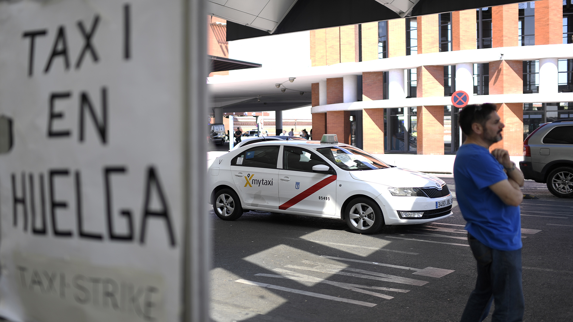 Protestas de taxistas paralizan España - huelga-taxis-espana