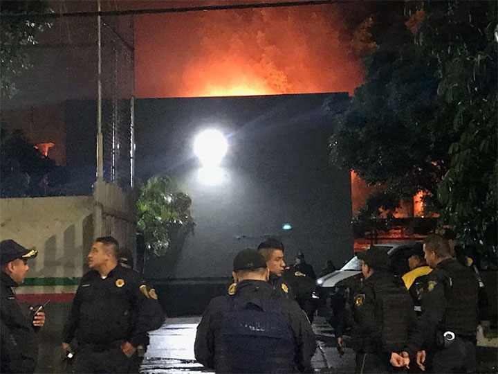 Controlan incendio en clínica del ISSSTE en la Cuauhtémoc - incendio-clinica