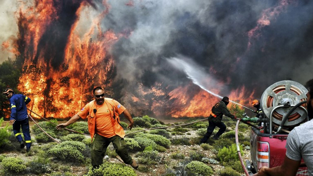 Suman 80 muertos tras incendios en Grecia Suman 80 muertos tras incendios en Grecia