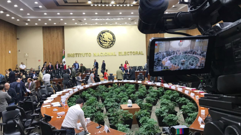 Multan a PAN con 3 mdp por aportaciones ilícitas a precampaña de Anaya - ine-sesion