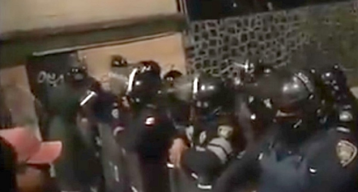 Intentan linchar a presuntos ladrones en Santo Tomás Ajusco