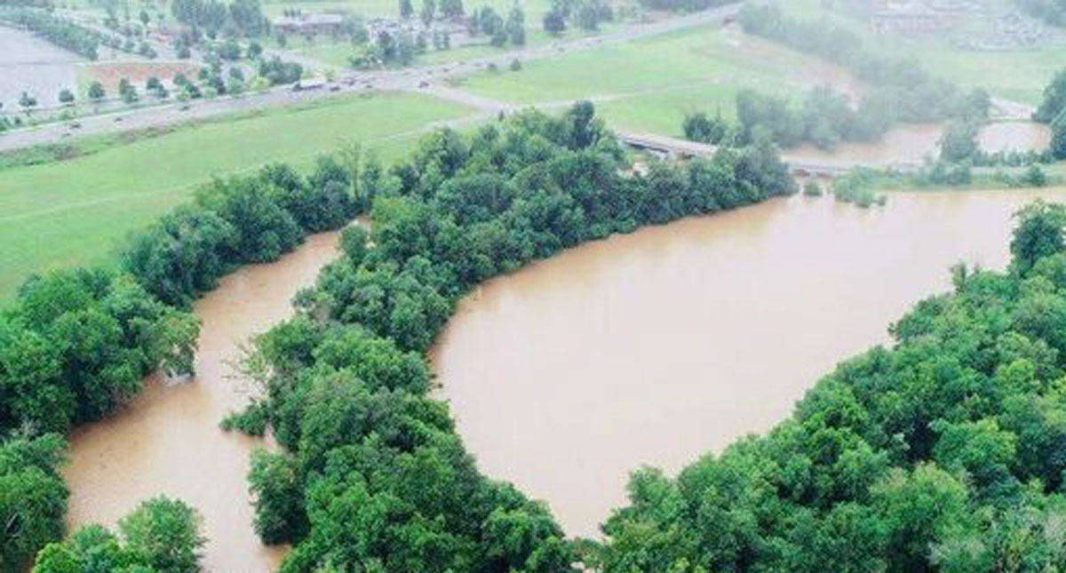 Se desborda río en Pennsylvania por lluvias