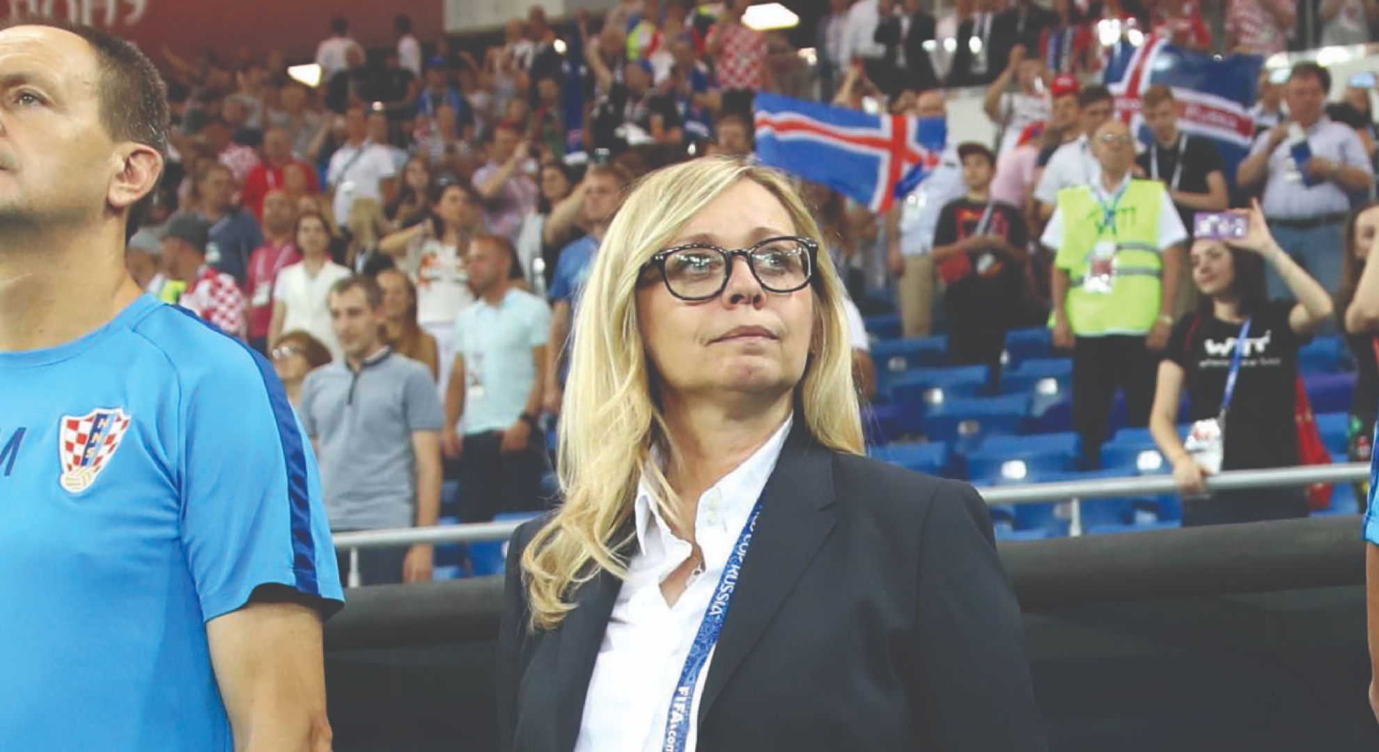 ¿Quién es la mujer que se sienta en la banca croata?