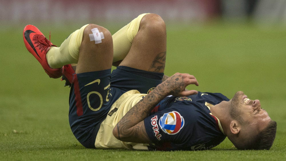 Confirman lesión de Ménez y tendrá que ser operado