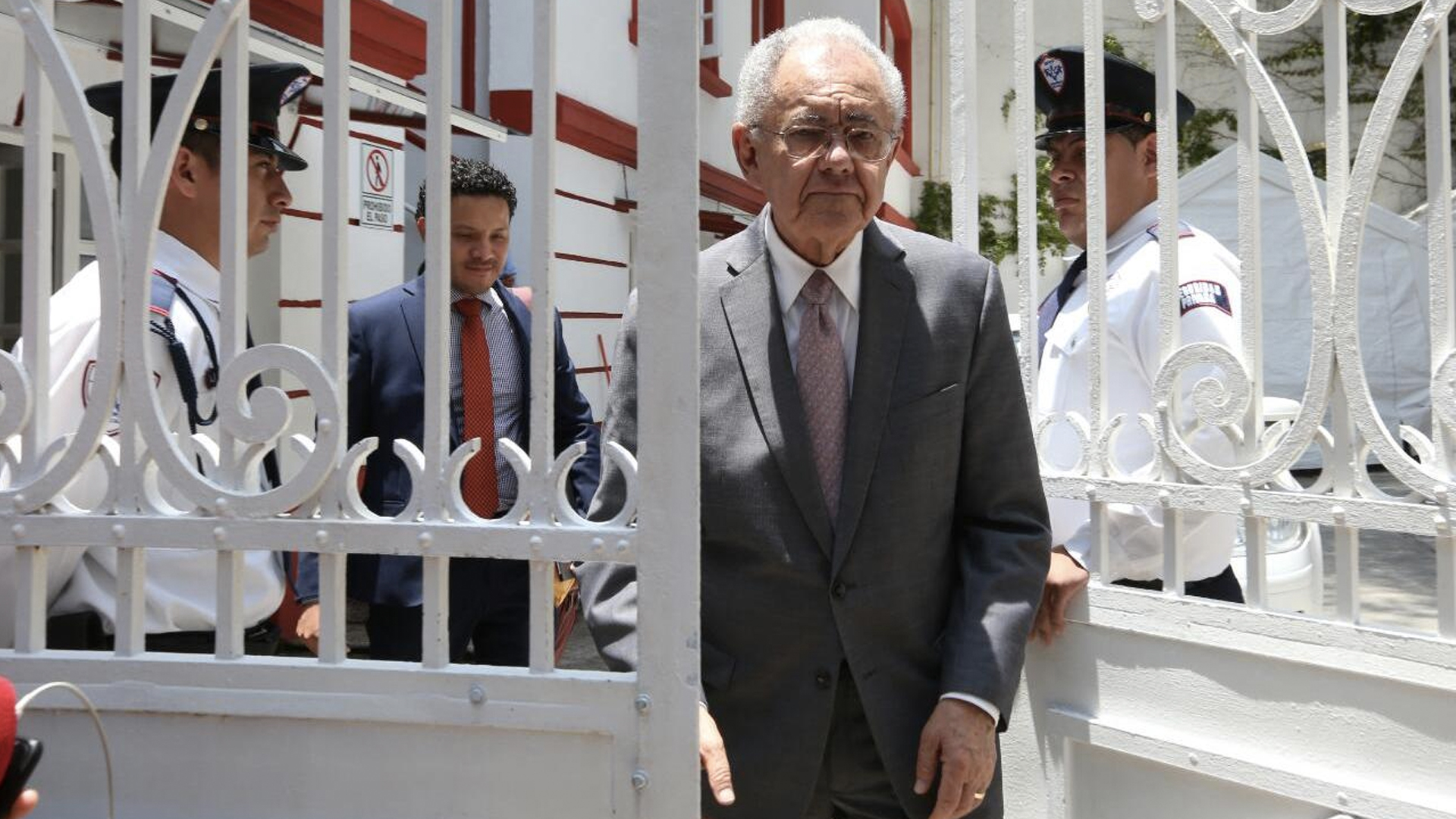 Equipo de López Obrador se reunirá con vecinos de Atenco - jimenez-espriu-2