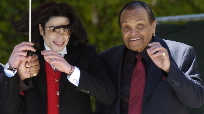 Sepultan a Joe Jackson cerca de su hijo Michael Jackson - joejackson