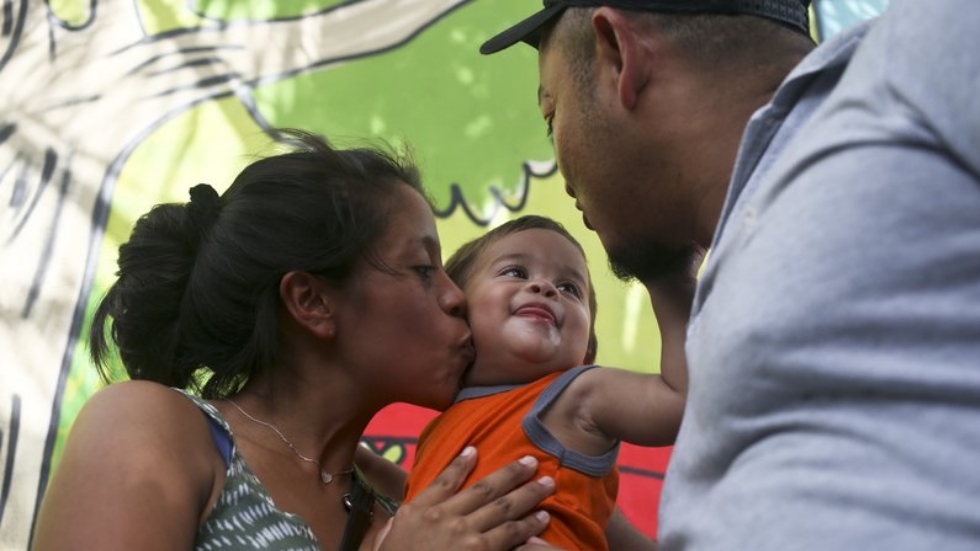 Bebé hondureño que compareció solo ante corte de EE.UU. vuelve a casa - johan-bueso-nino-migrante-honduras-2