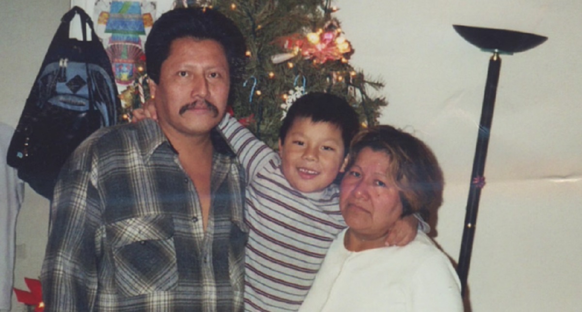 Hijo de migrantes ilegales es aceptado en 18 universidades de EE.UU. - jose-alberto-aceves-salvador-familia