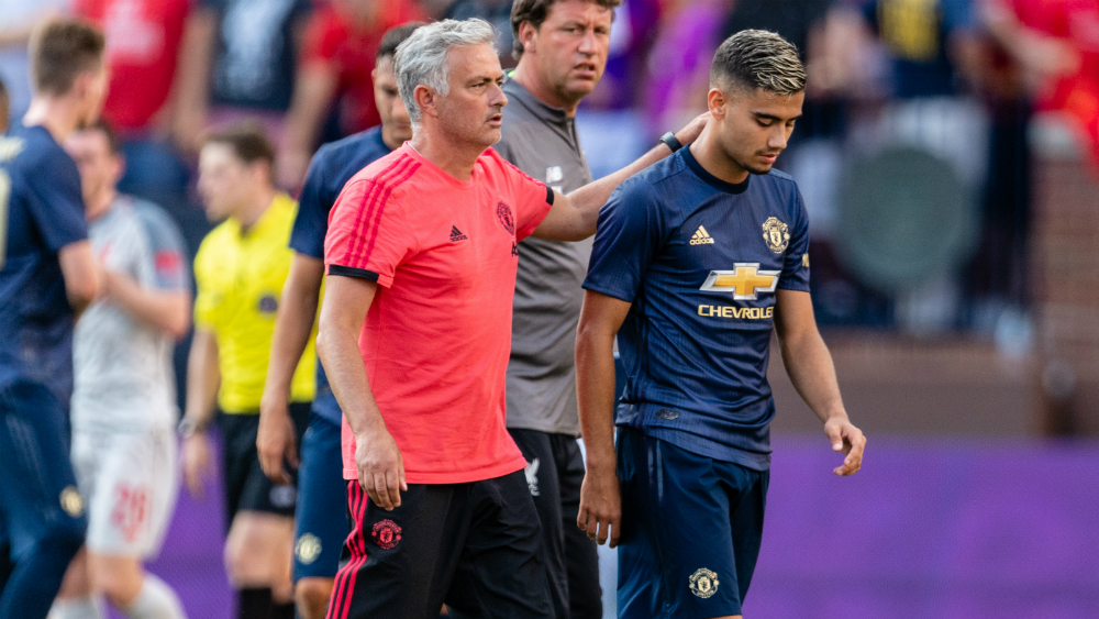 Frustrado Mourinho ante la falta de refuerzos en el Manchester United - jose-mourinho-manu-2