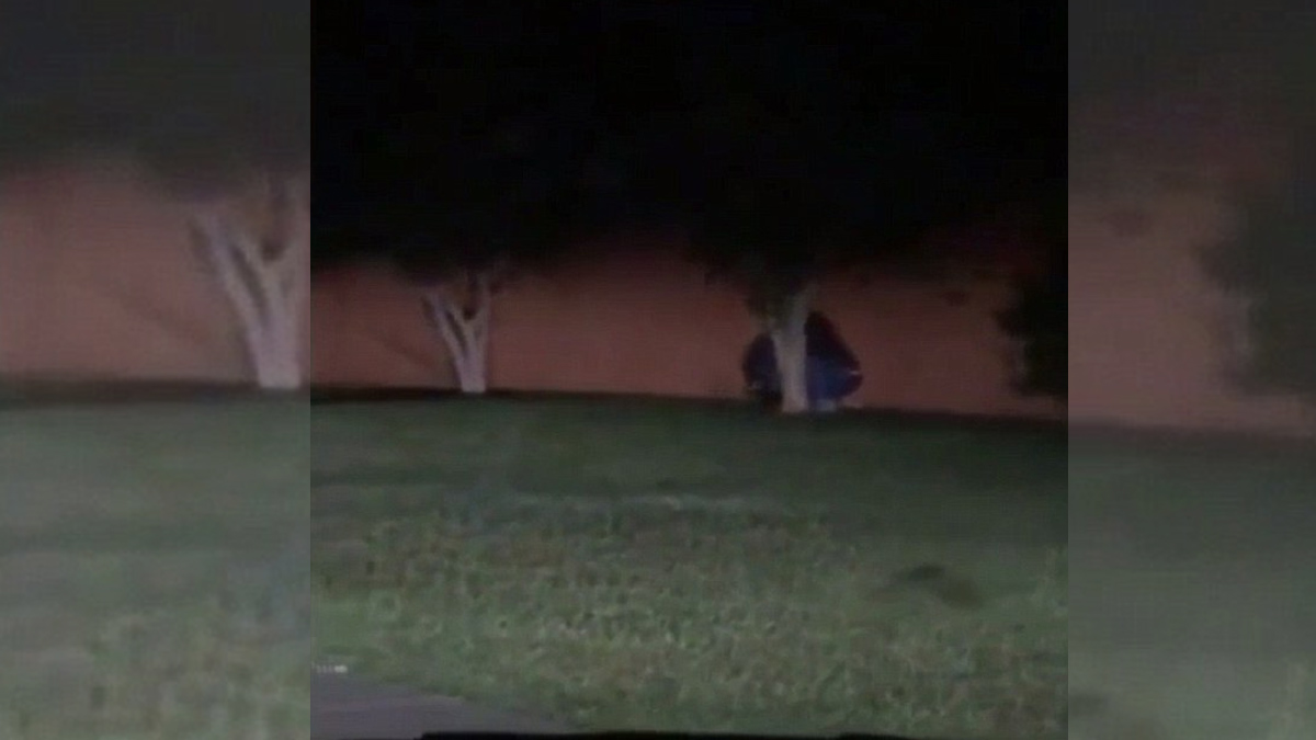 #Video Delincuentes balean a jóvenes al llegar a su domicilio