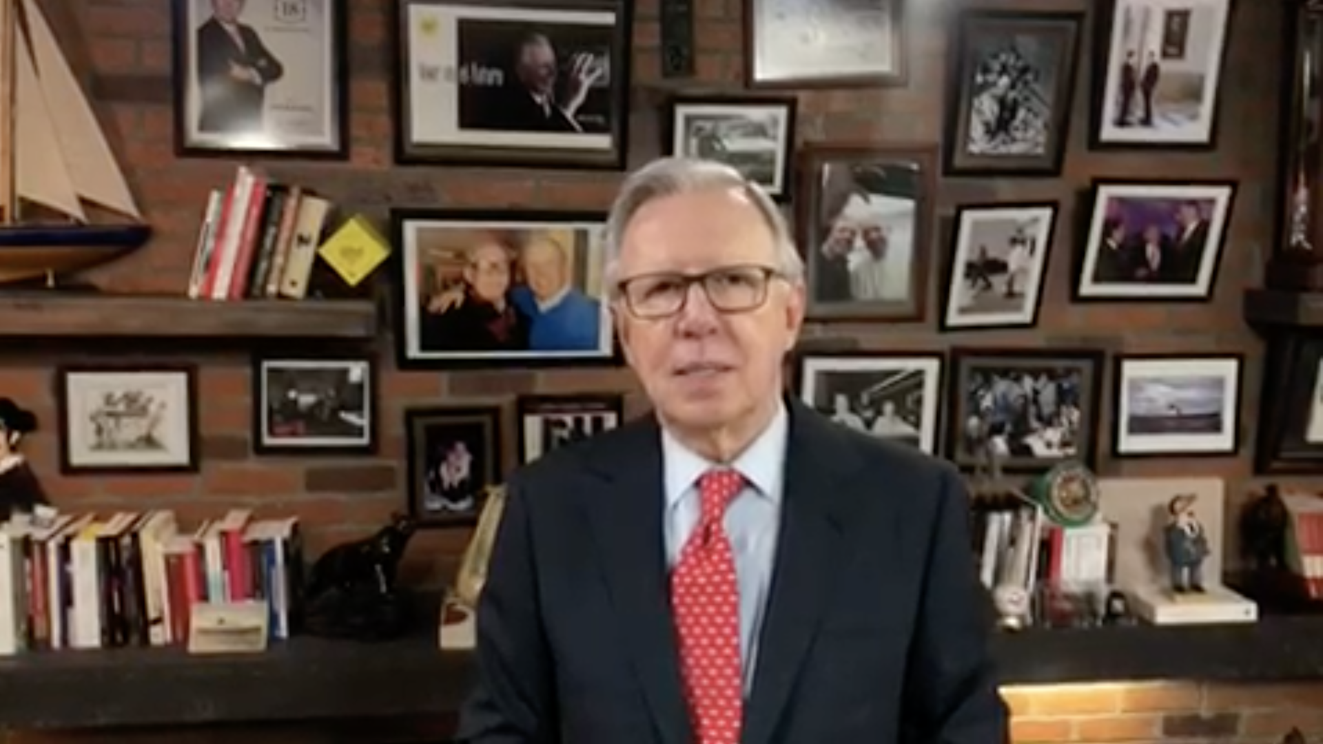 ¡Las noticias! López Obrador acusa “vil venganza” del INE