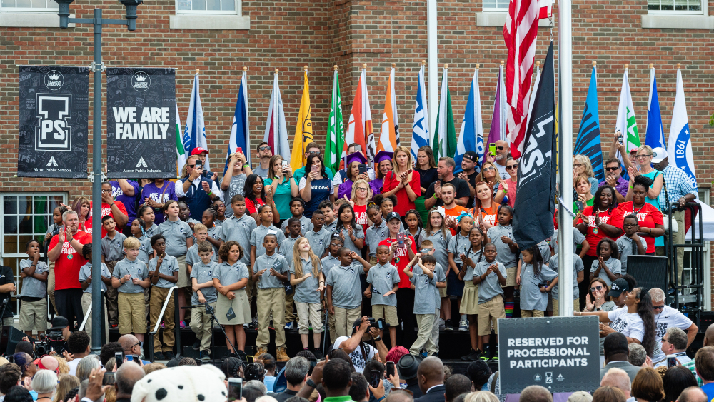 El legado que dejó LeBron James a su natal Cleveland - lebron-james-i-promise-school-3