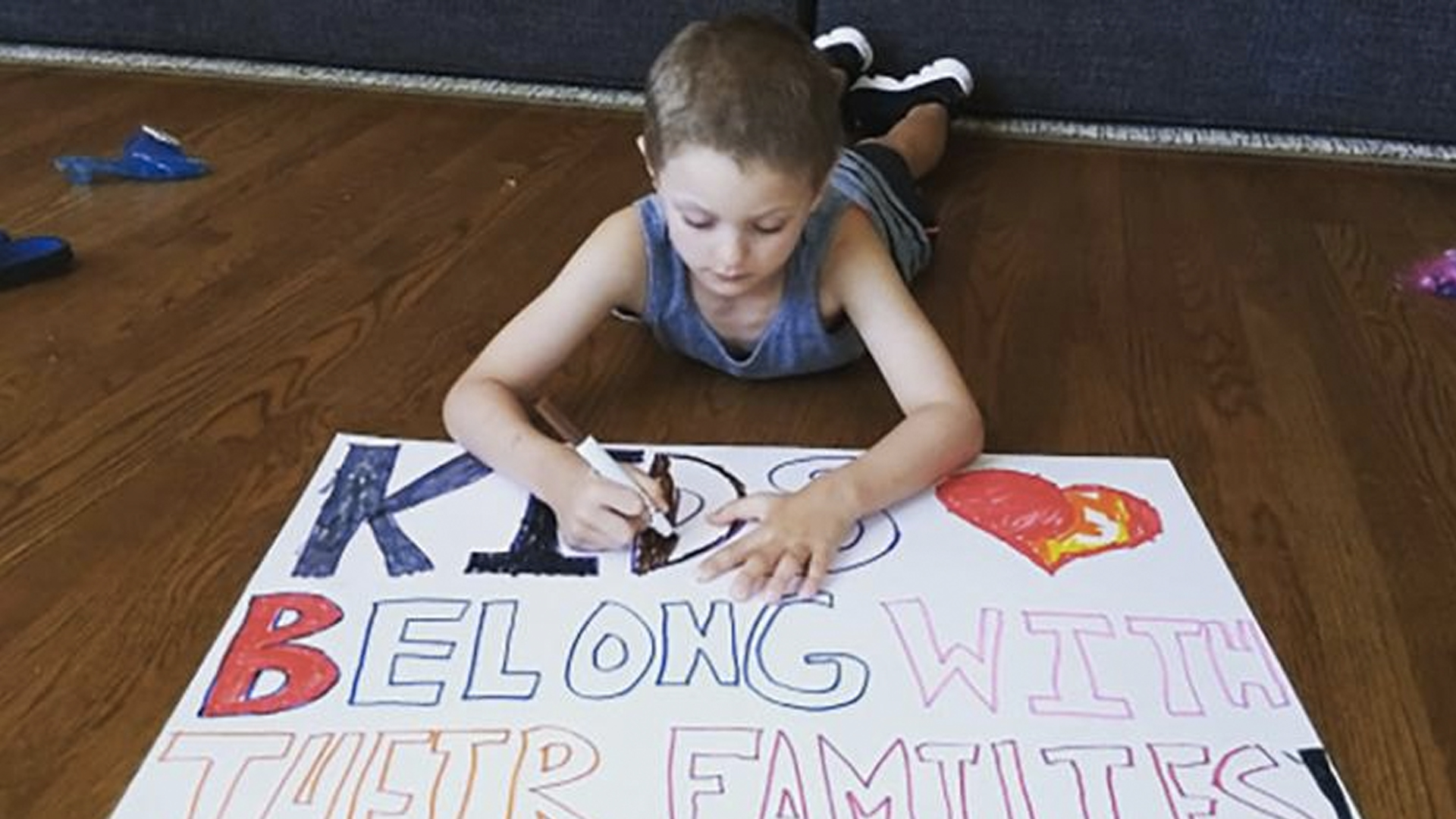 Niño recauda 13 mil dólares para apoyar a familias migrantes separadas - limonada-1