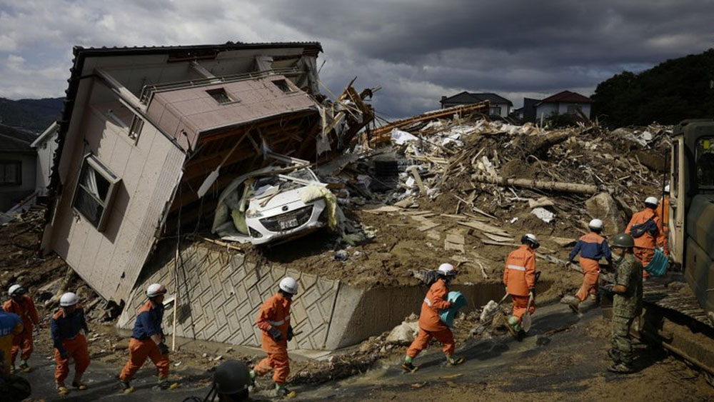 Suman 209 muertos por inundaciones en Japón