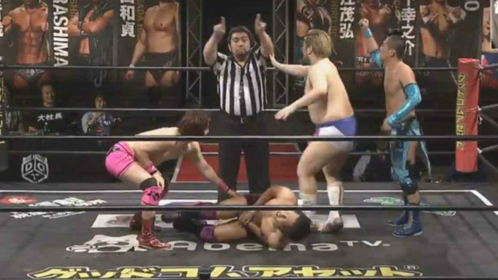 #Video Empresa de lucha libre en Japón implementa VAR en función