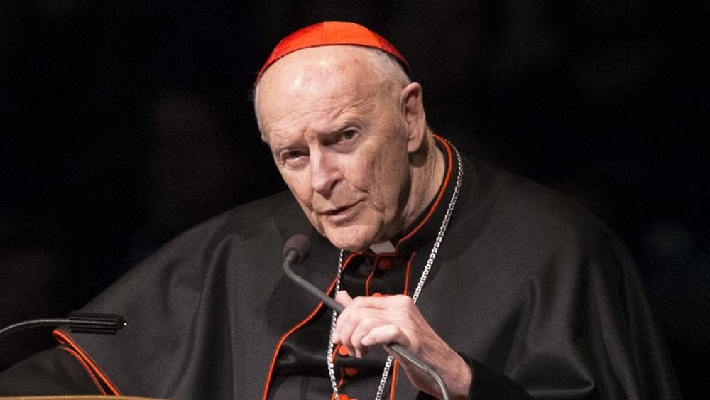 El Vaticano expulsa al excardenal McCarrick por abusos sexuales