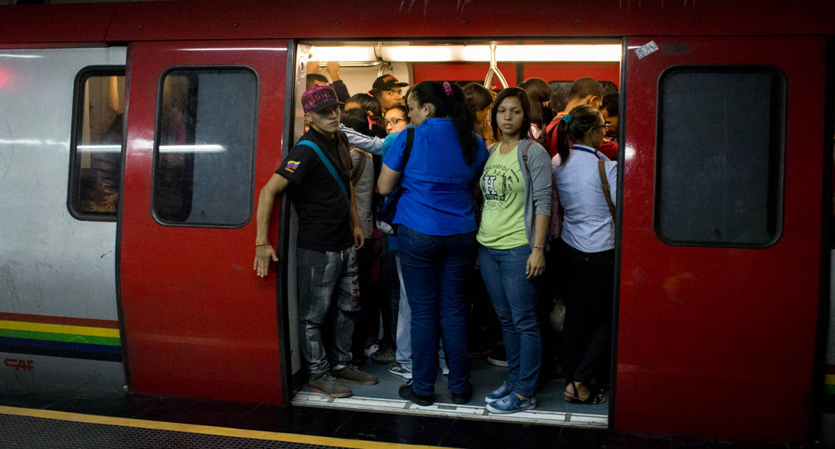 Metro de Caracas funciona gratis por falta de boletos - metro-de-caracas-funciona-gratis-por-falta-de-boletos