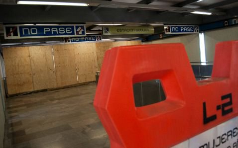 Mujer se suicida saltando a las vías de la estación Normal - metroint