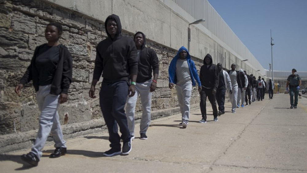 Rescatan a 340 migrantes en el Mediterráneo