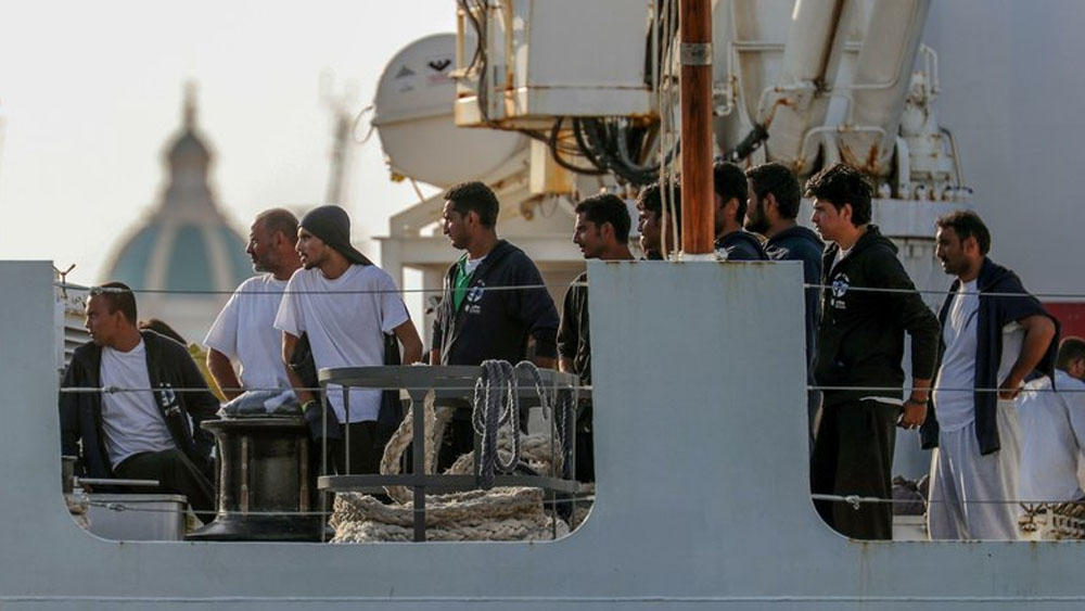 Desembarcan en Italia 450 migrantes tras acuerdo con cinco países de UE