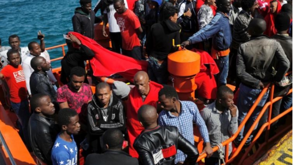 Alemania refugiará a 50 de los 450 migrantes rescatados en Italia