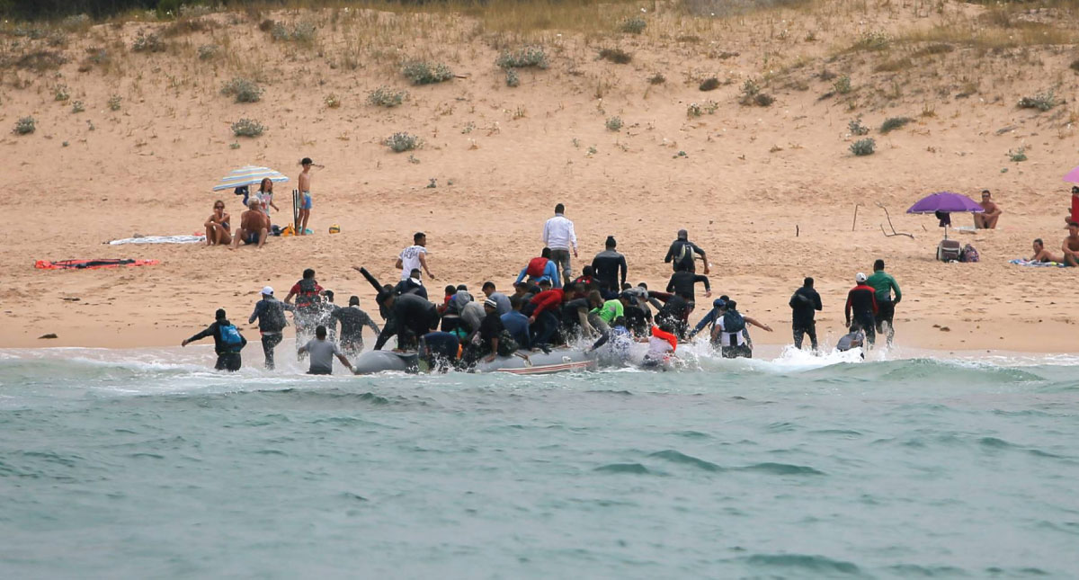 #Video Migrantes desembarcan en costa española