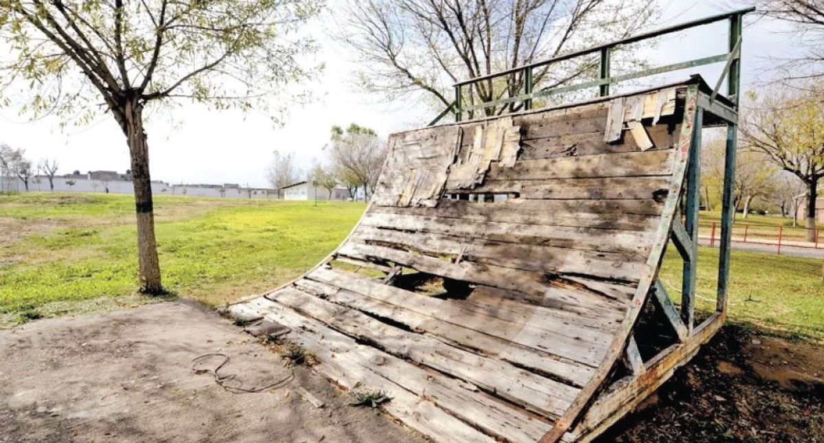 Vecinos evitan violación de adolescente en parque