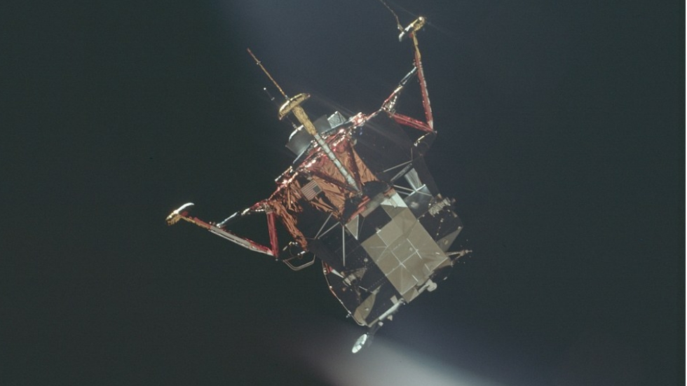 Revelan archivo fotográfico de la misión Apollo 11 en la Luna