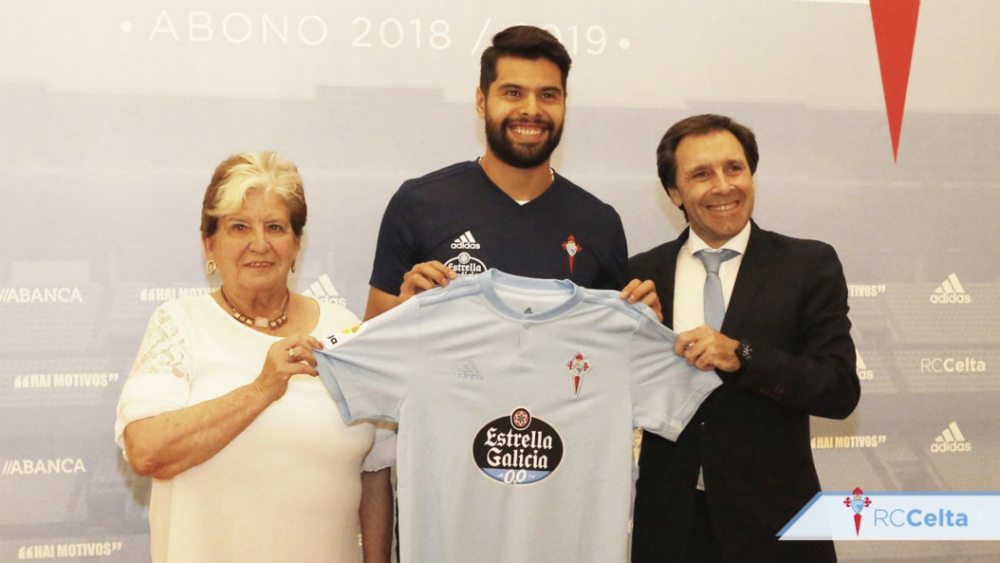 Presentan a Néstor Araujo con el Celta de Vigo - nestor-araujo-celta-2