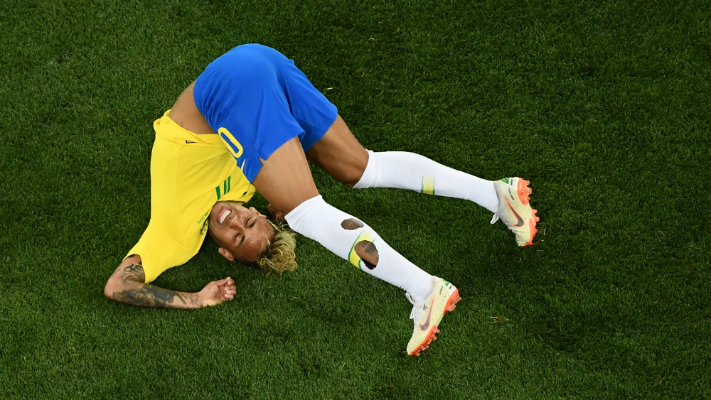 #Video Neymar se burla de sí mismo por su reto viral
