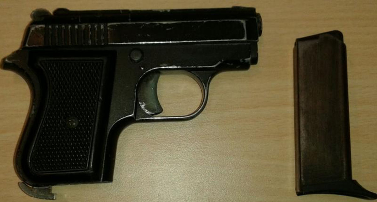 Niño de 4 años se dispara con la pistola de su madre en EE.UU Niño de 4 años se dispara con la pistola de su madre en EE.UU